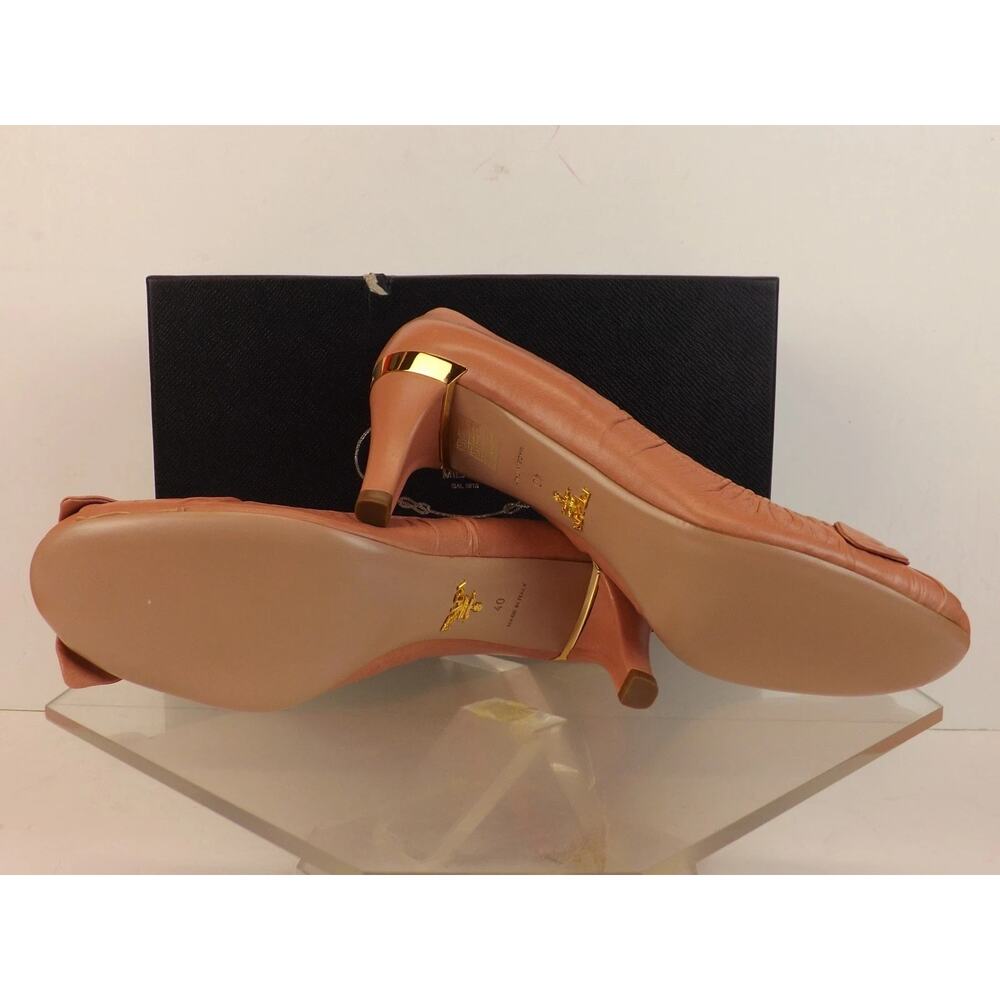 NIB PRADA 1I284C PALE PINK WASHED LEATHER BOW MID HEEL GOLD PLATE LOGO PUMPS 40 - Picture 9 of 10